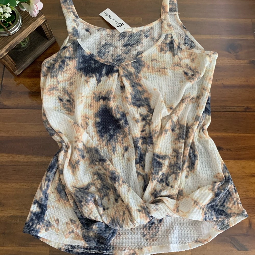 Women’s top - NWT